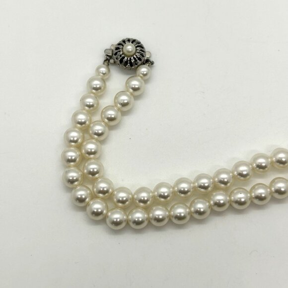 Vintage Sarah Coventry Faux Pearl Necklace, Floral Box ClaspTimeless 1960s - Picture 4 of 16